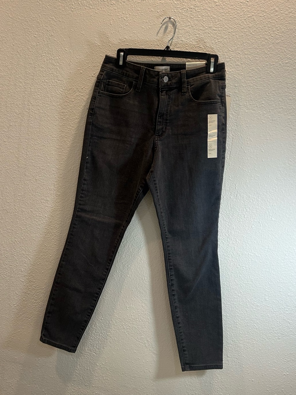 Universal Thread Women's Skinny Jeans in Dark Gray